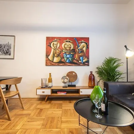 Stylish Renovated *