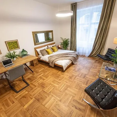 Stylish Renovated Apartamento