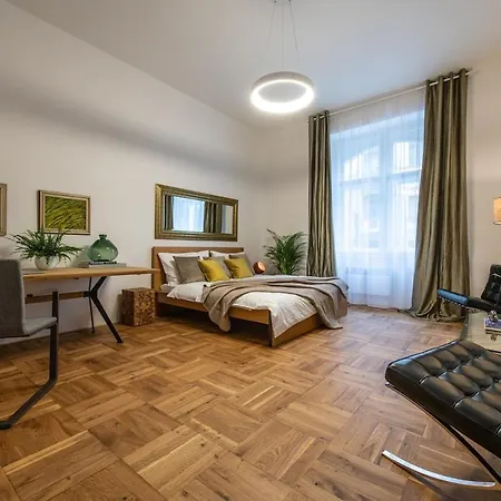 Stylish Renovated Apartamento Florença
