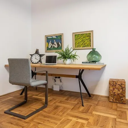 Stylish Renovated *