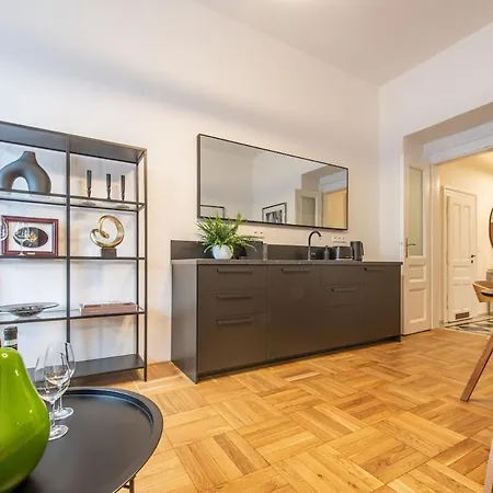 Stylish Renovated * Florença