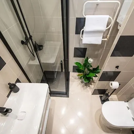 Stylish Renovated Florença