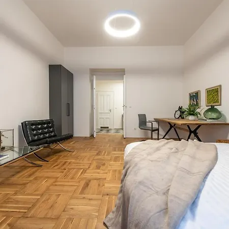 Stylish Renovated Apartamento *