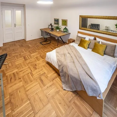 Apartamento Stylish Renovated *