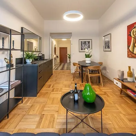 Stylish Renovated *