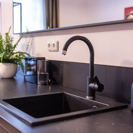 Stylish Renovated Apartamento